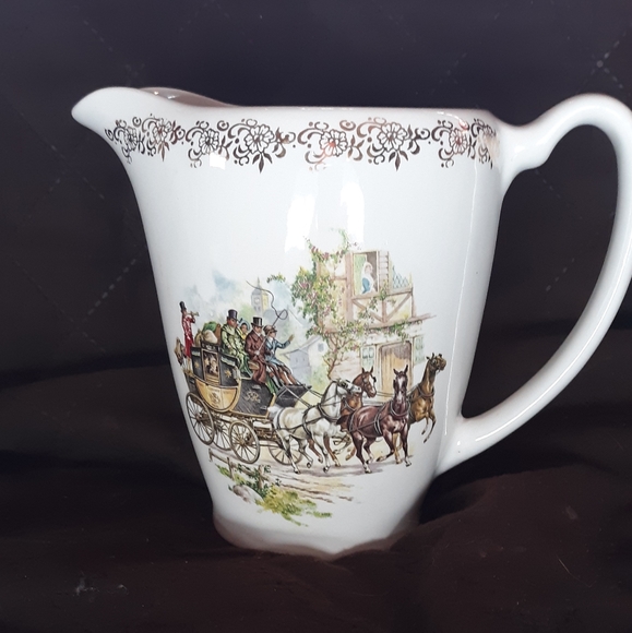 Pitcher England - Picture 2 of 5